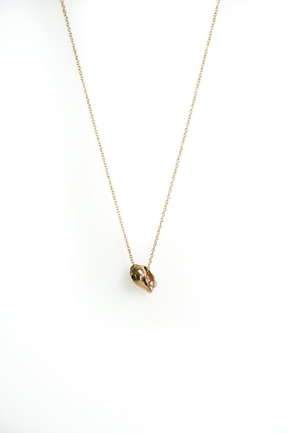 Shell Pendant with natural diamond 14k