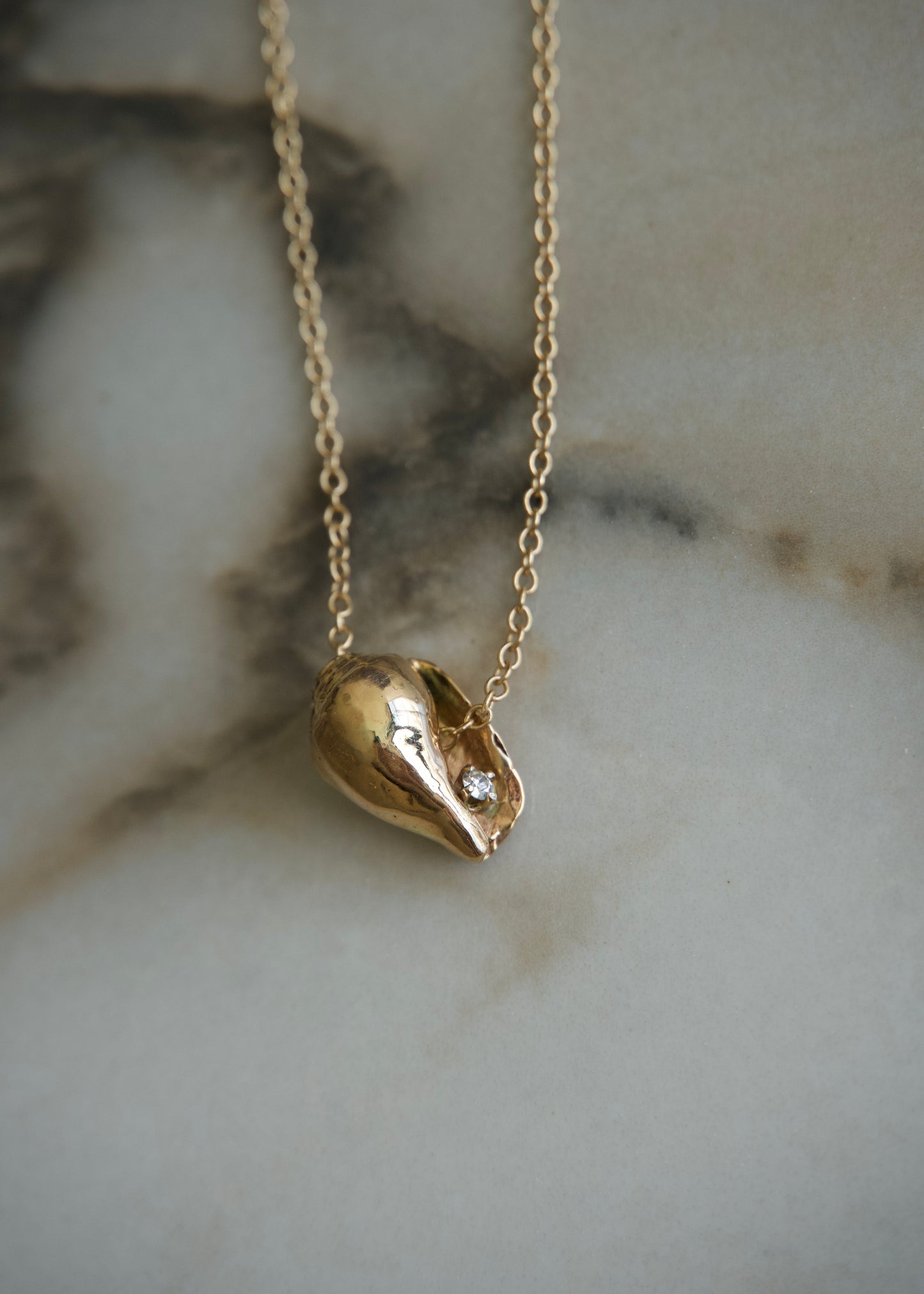 Shell Pendant with natural diamond 14k